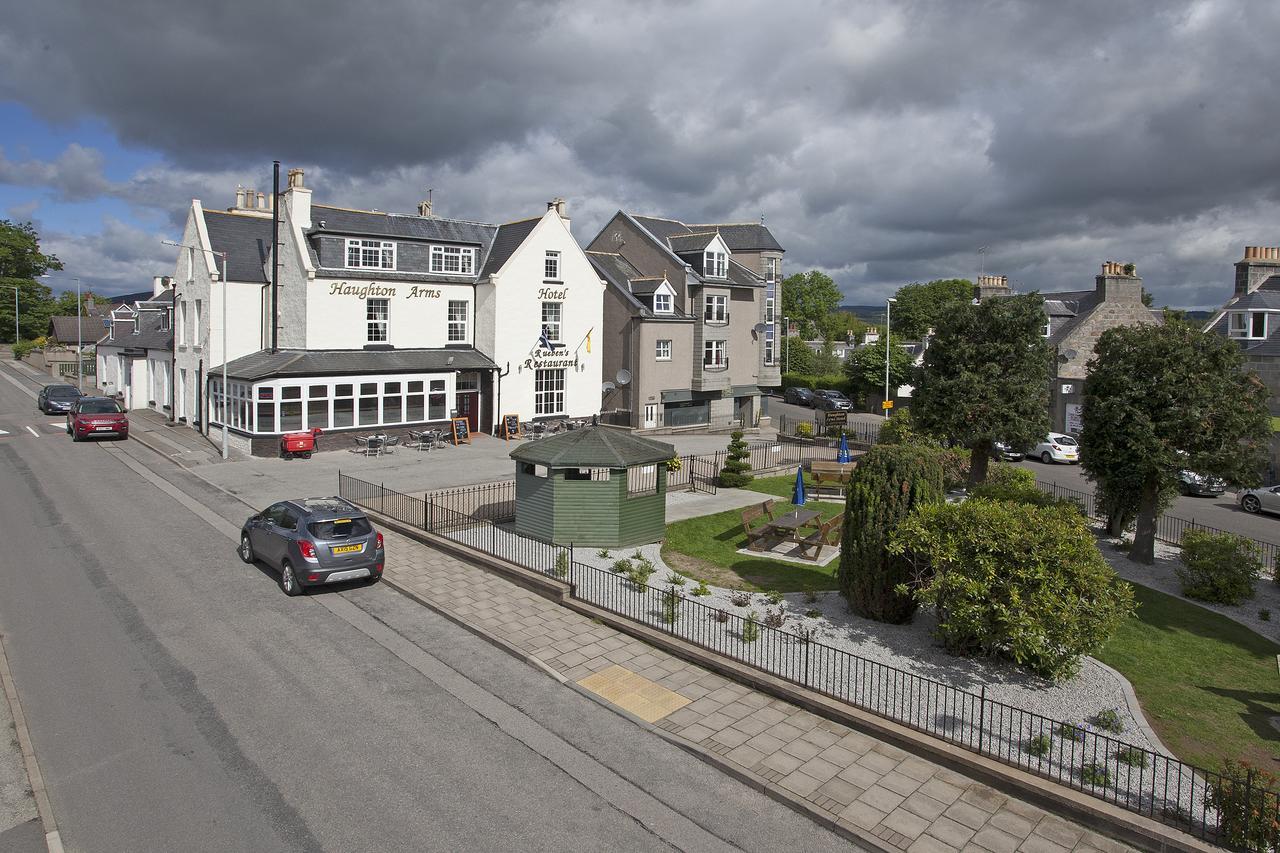 Haughton Arms Hotel Alford  Eksteriør billede